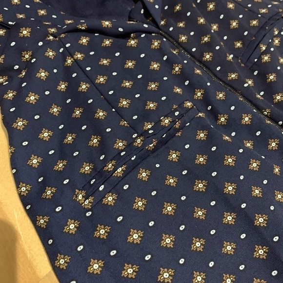 Jumpsuit print navy blue V neck Size Medium - Picture 5 of 10